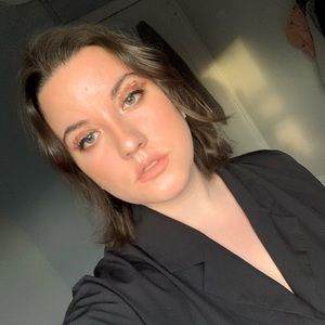 Meet your Posher, Holly